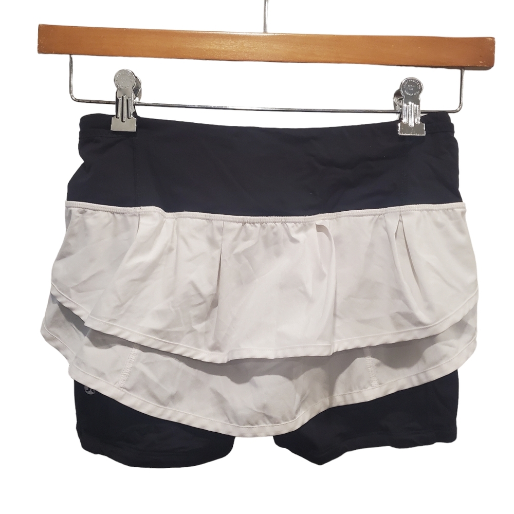 Lululemon Size 4 Run Speed Squad Skirt Skort White Black w Bike Shorts Attached